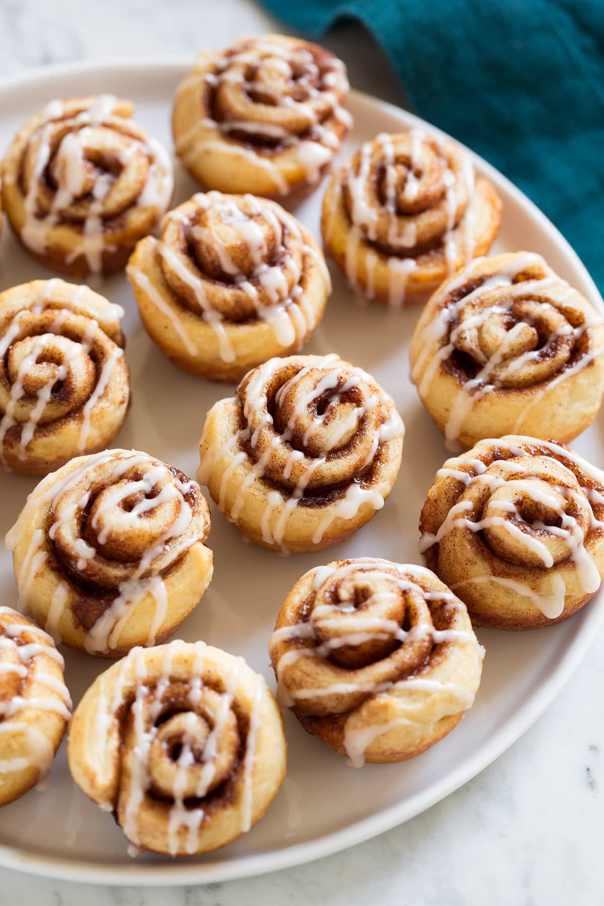 Easy Mini Cinnamon Rolls: Step-by-Step Baking Guide